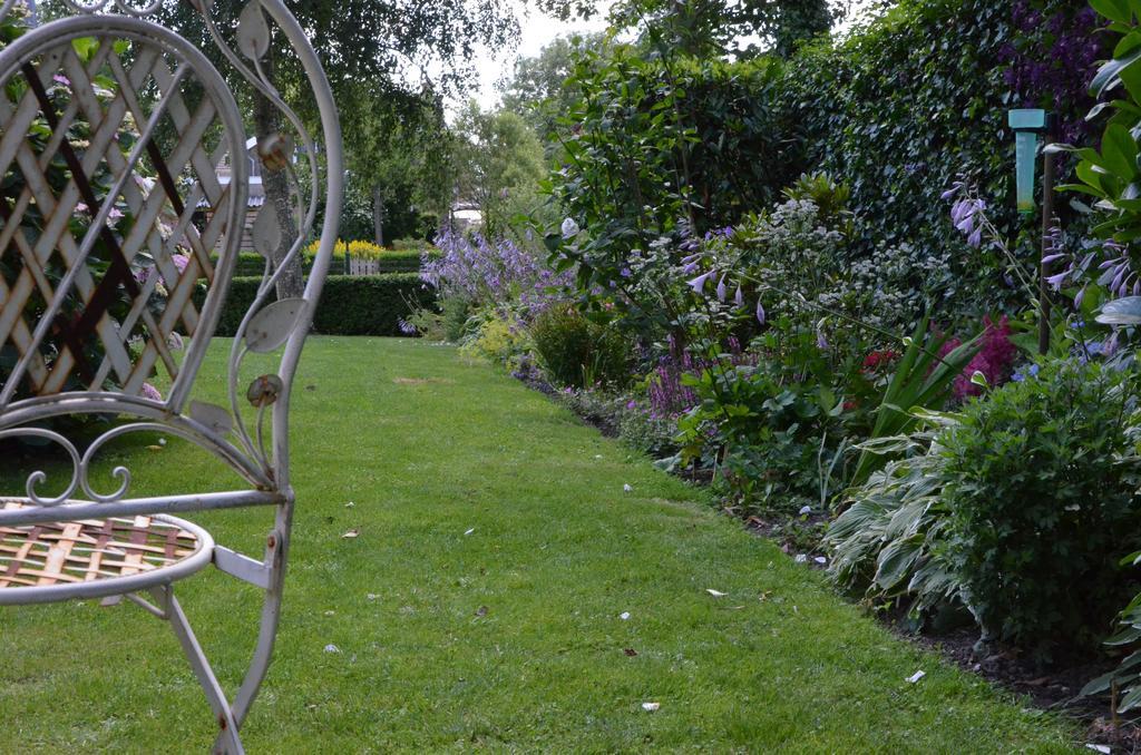 Bloemenhoeve Bed & Breakfast Birdaard ภายนอก รูปภาพ