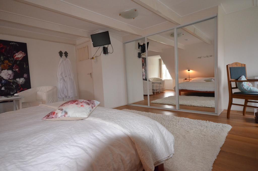 Bloemenhoeve Bed & Breakfast Birdaard ภายนอก รูปภาพ